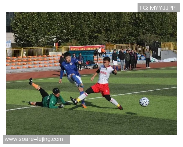 济青两地中老年足球沟通不断，退役名将参加其间剧烈又精彩